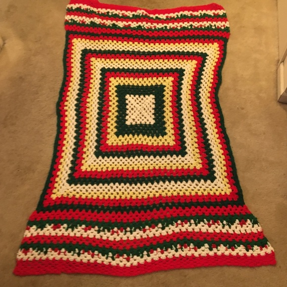 VTG Handmade Crochet Granny Square Blanket Green Red White Yellow Cottagecore - Picture 10 of 10